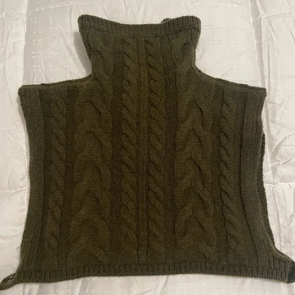 Etro army green cable knit vest w/ logo! - Picture 5 of 6
